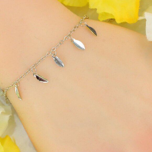 Minimalist Bracelet, Sleek & Modern Design, Women’s Fashion, YC110287-B - Picture 8 of 10